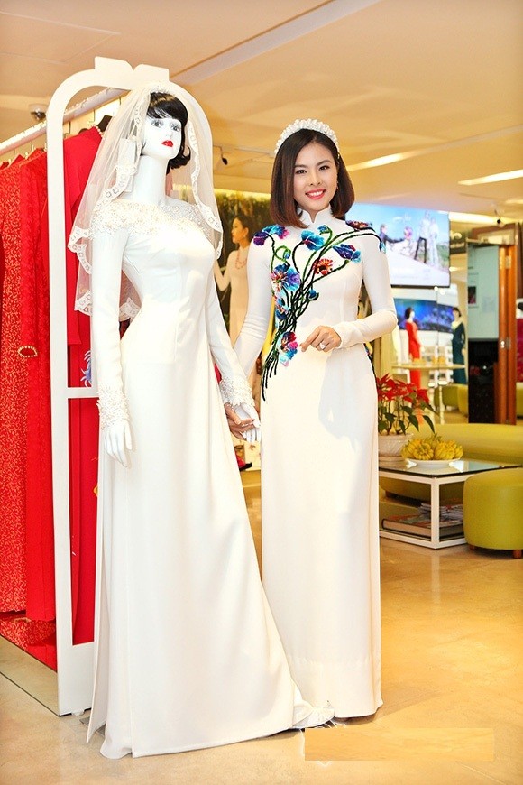 Ngam ao dai cuoi cua sao Viet dep mien che-Hinh-4